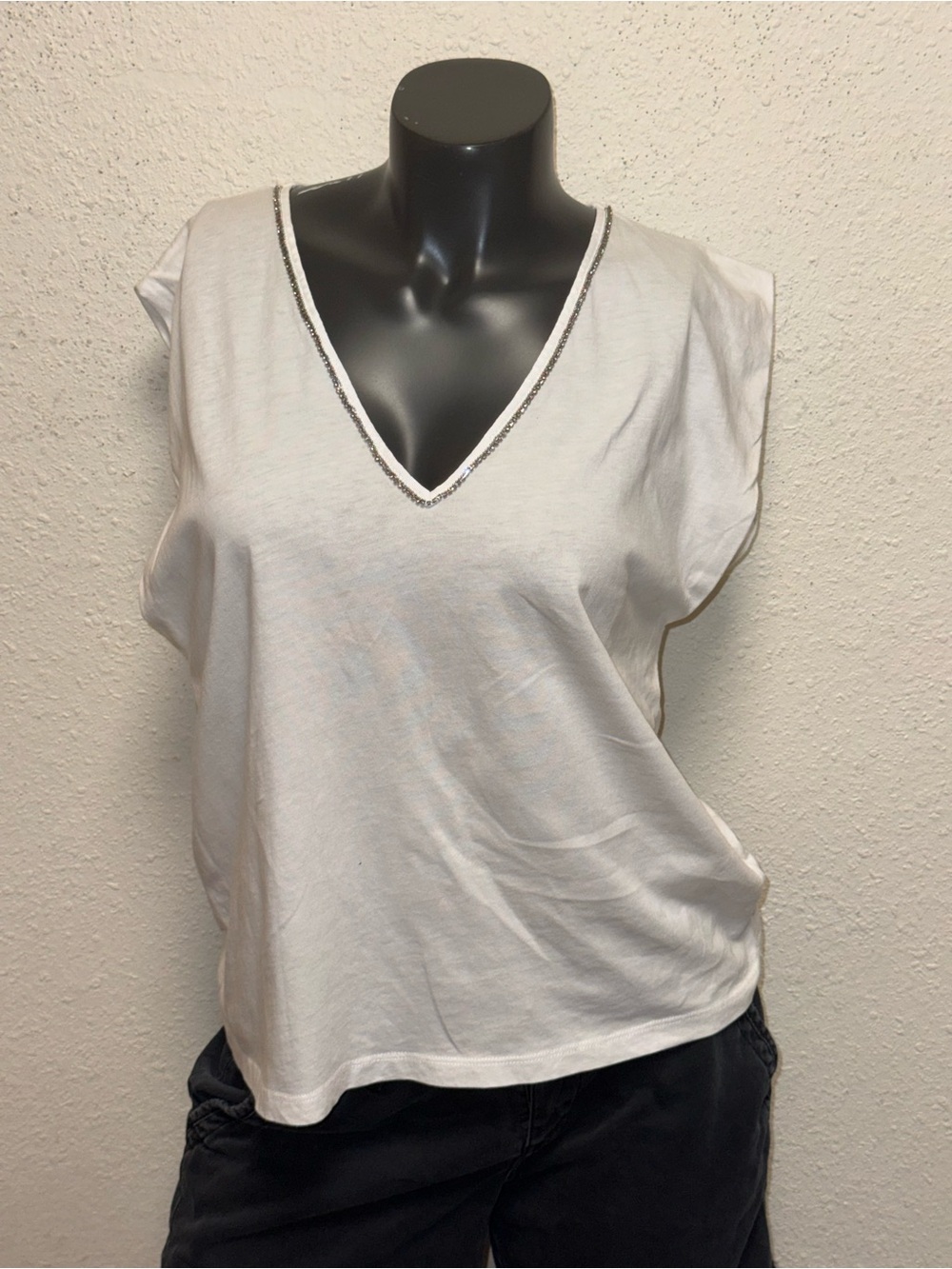 Pinko White V-Neck Sleeveless Tank with Trim